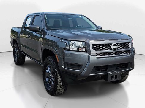 Used 2025 Nissan Frontier SV RWD image 2