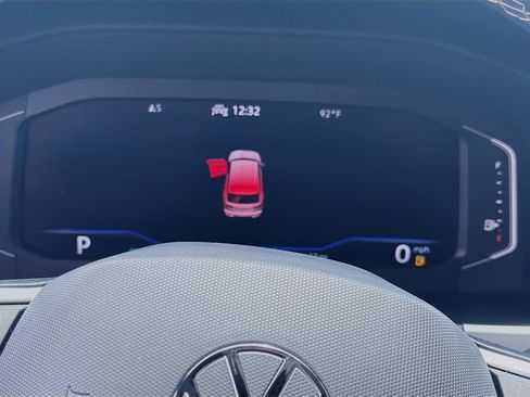 Used 2022 Volkswagen Atlas Cross Sport SE FWD image 11
