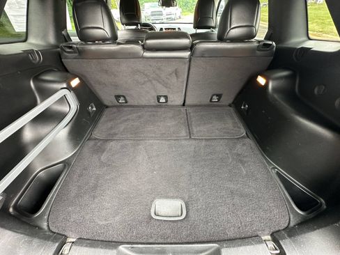 Used 2017 Jeep Cherokee Limited AWD/4WD image 35