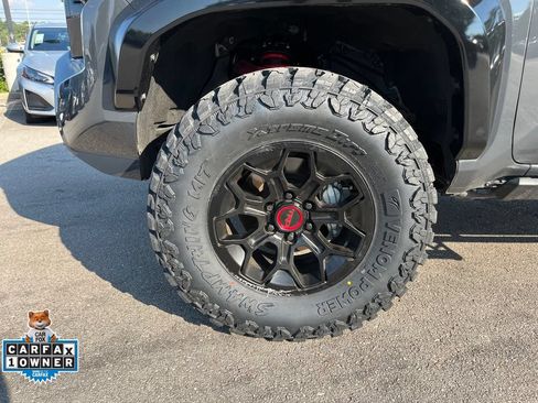 Used 2025 Toyota Tacoma TRD Pro AWD/4WD image 32