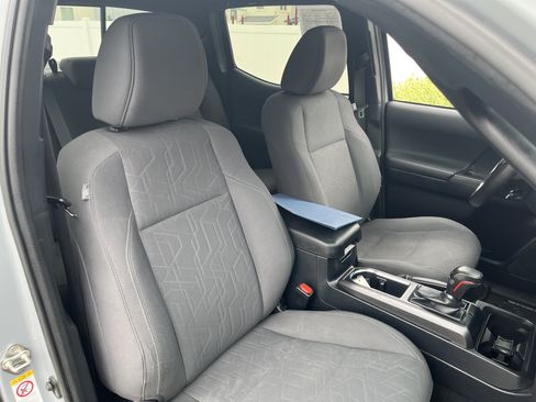 Used 2019 Toyota Tacoma TRD Off-Road AWD/4WD image 20