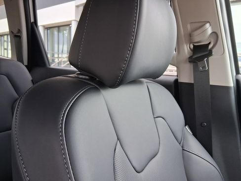 Used 2025 Kia Telluride S image 29