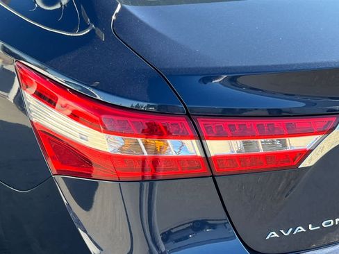 Used 2014 Toyota Avalon Limited w/ Technology Package FWD image 20