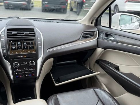 Used 2019 Lincoln MKC Reserve w/ MKC Climate Package AWD/4WD image 34