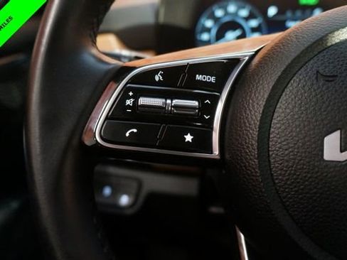 Used 2025 Kia Seltos EX w/ EX Sunroof Package image 23