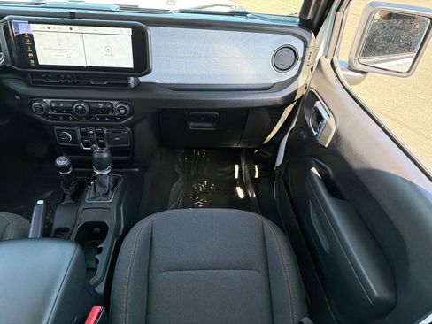 Used 2024 Jeep Wrangler Unlimited Sport AWD/4WD image 26