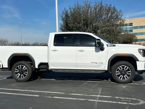 Used 2022 GMC Sierra 2500 AT4 w/ AT4 Premium Plus Package image 3
