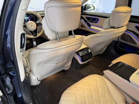 Used 2022 Mercedes-Benz S 580 4MATIC Sedan w/ AMG Line Package image 25