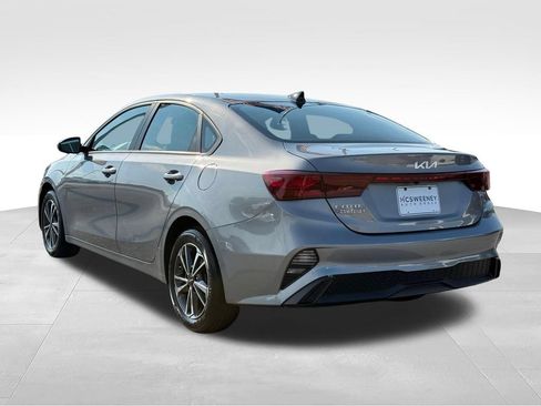 Used 2024 Kia Forte LXS FWD image 3