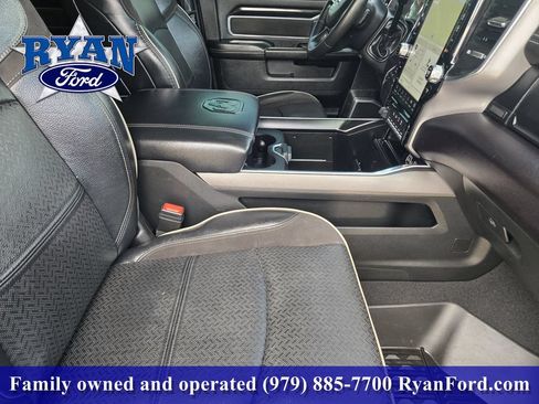 Used 2022 RAM 3500 Laramie AWD/4WD image 11