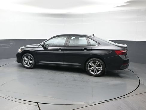 Used 2024 Volkswagen Jetta SE FWD image 4