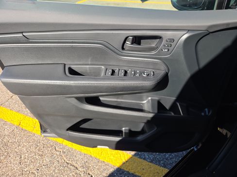 Used 2023 Honda Odyssey Sport image 10