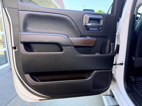 Used 2019 GMC Sierra 2500 Denali w/ Duramax Plus Package AWD/4WD image 33