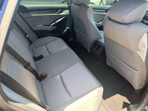 Used 2018 Honda Accord EX image 13