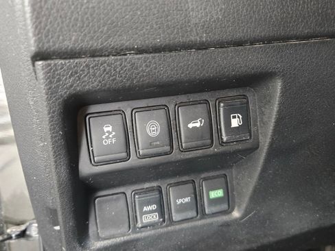 Used 2019 Nissan Rogue SV AWD/4WD image 31