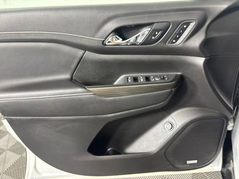 Used 2021 GMC Acadia SLT w/ Elevation Edition AWD/4WD image 18