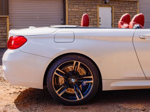 Used 2015 BMW M4 Convertible image 10