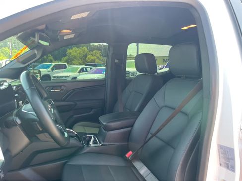 Used 2024 GMC Canyon Elevation w/ Elevation Premium Package RWD image 12