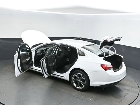 Used 2020 Chevrolet Malibu LT image 2