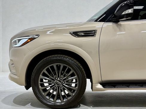 Used 2024 INFINITI QX80 Sensory image 8