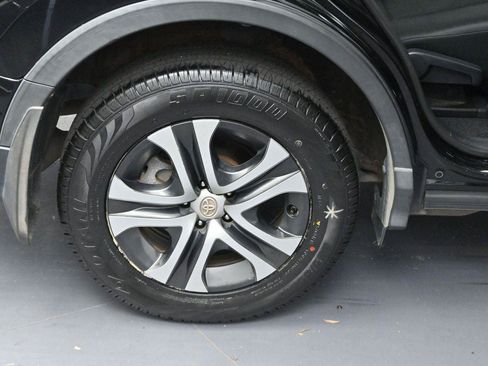 Used 2018 Toyota RAV4 LE w/ All Weather Liner Package AWD/4WD image 31