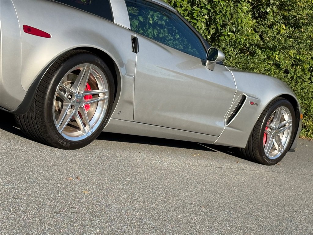 Used 2006 Chevrolet Corvette Z06 w/ Preferred Equipment Group RWD image 31