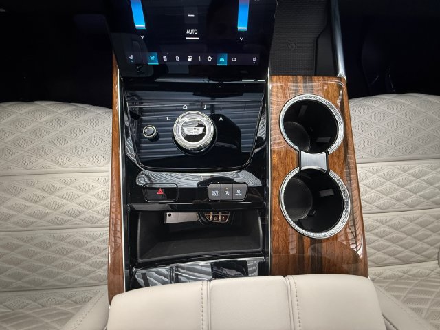 Certified 2025 Cadillac Escalade Sport Platinum AWD/4WD image 11