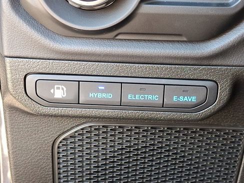 Certified 2025 Jeep Wrangler Unlimited Sahara AWD/4WD image 25