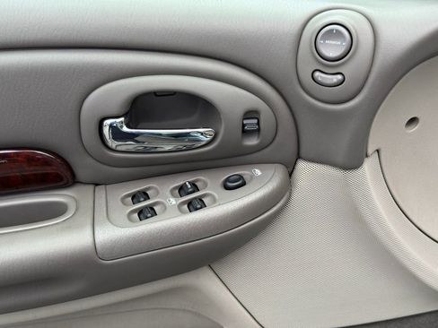 Used 2004 Chrysler 300M FWD image 15