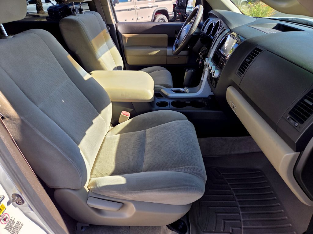 Used 2008 Toyota Sequoia SR5 w/ Towing Pkg AWD/4WD image 16