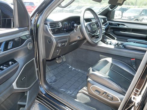 Used 2022 Jeep Wagoneer Series III AWD/4WD image 11