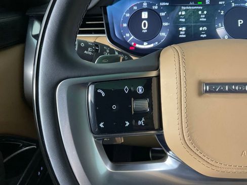 Used 2025 Land Rover Range Rover Long Wheelbase SE image 24