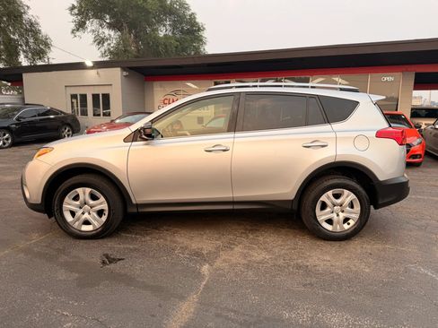 Used 2015 Toyota RAV4 LE AWD/4WD image 8