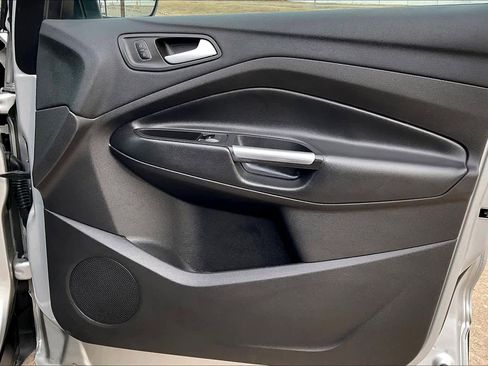 Used 2018 Ford Escape SE image 20