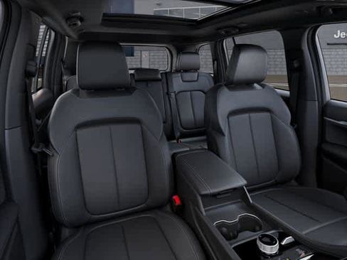 New 2026 Jeep Grand Cherokee Limited AWD/4WD image 32