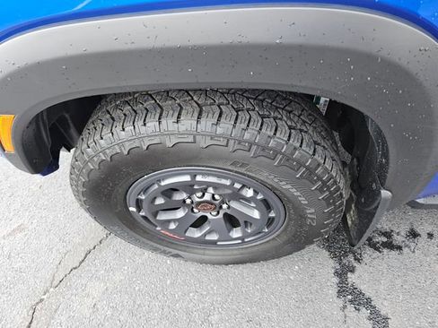 Used 2025 Nissan Frontier PRO-4X AWD/4WD image 12