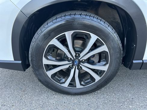 Used 2020 Subaru Forester Limited AWD/4WD image 9