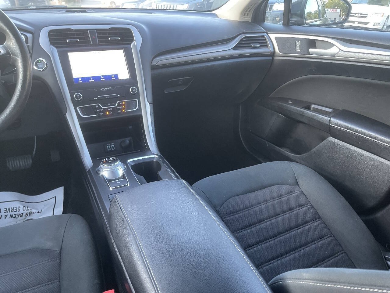 Used 2020 Ford Fusion SE FWD image 22