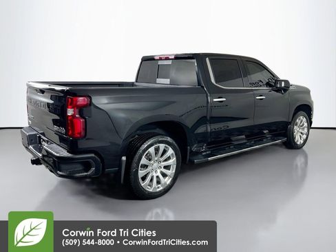Used 2022 Chevrolet Silverado 1500 High Country w/ Technology Package image 15