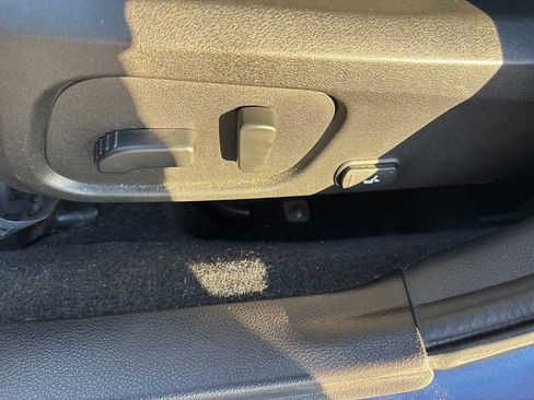 Used 2017 Subaru Forester 2.5i Touring image 21