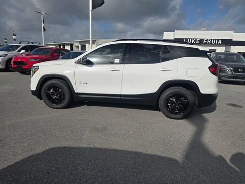 Used 2022 GMC Terrain AT4 w/ Tech Package AWD/4WD image 8