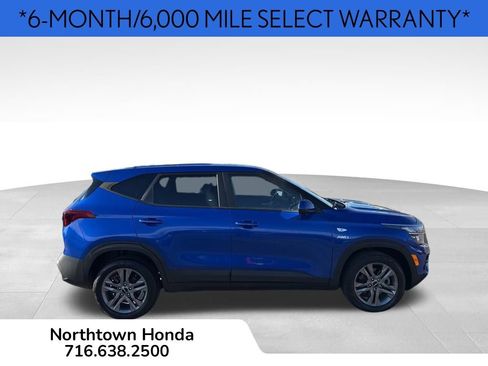 Used 2023 Kia Seltos LX image 3