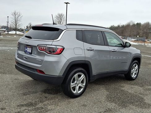 Used 2023 Jeep Compass Latitude w/ Convenience Group AWD/4WD image 12