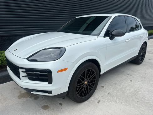 Certified 2024 Porsche Cayenne AWD/4WD image 7