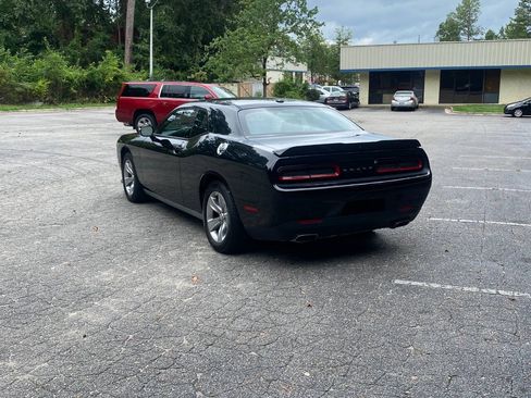 Used 2018 Dodge Challenger SXT RWD image 7