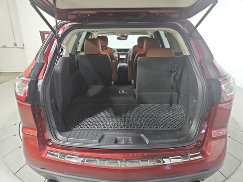 Used 2017 Chevrolet Traverse Premier FWD image 23