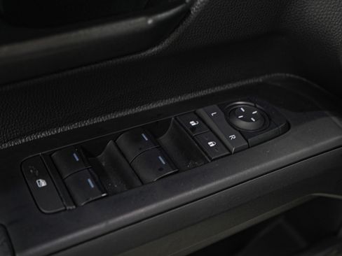 Used 2025 Toyota Tacoma SR image 21