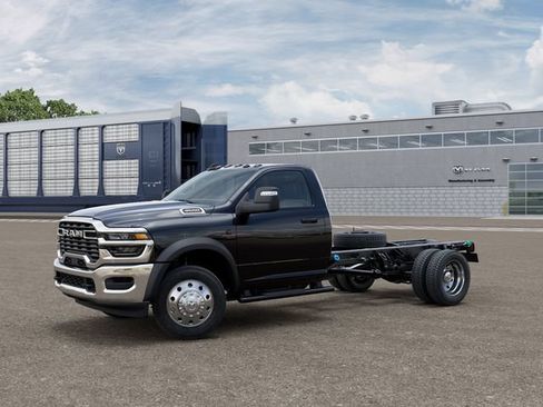 New 2026 RAM 4500 Tradesman w/ Chrome Appearance Group AWD/4WD image 2