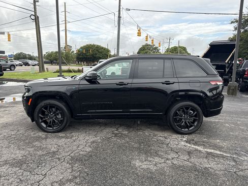Used 2024 Jeep Grand Cherokee Limited 4xe AWD/4WD image 6