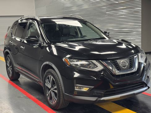 Used 2017 Nissan Rogue SL image 7